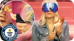 Von der Sammelleidenschaft zum Weltrekord - schafft es Bettina, 10 Barbies blind zu ertasten? | SAT1