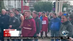 Minerii au ieșit din nou în stradă. Se strigă ,,Demisia