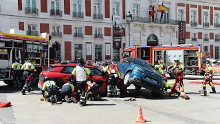 Impressive traffic accident drill at Puerta del Sol
