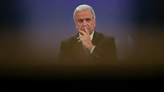 A görög parlament megszavazta Avramopulosz volt európai biztos mentelmi jogának felfüggesztését