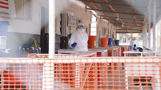 Έκταση μεγαλύτερη από τη Γαλλία: Ο 'Εμπολα στη ΛΔ του Κονγκό αυξάνεται «εκθετικά», προειδοποιεί...