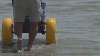 Strand kerekesszék segíti Keszthelyen a mozgáskorlátozottakat