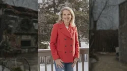 Bel announces retirement, auctions off coat collection