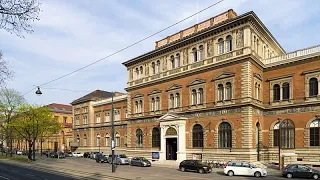 Грабители купили билеты и похитили драгоценное ожерелье из музея в Вене