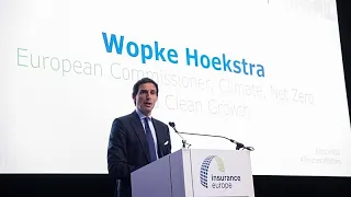Entrevista exclusiva: "Desafios climáticos e de segurança são inseparáveis", diz comissário europeu