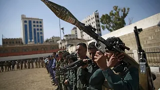 Iémen: Houthis dizem ter abatido caça saudita e negam ataque a Meca