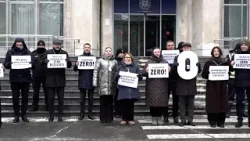 NO COMMENT | UN COVRIG PENTRU GUVERN: PROTEST MAN LA 100 DE ZILE