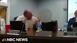 Tennessee school board member censured after calling student 'hot' Tennessee school board member censured after calling student 'hot'
