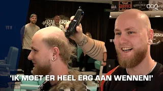 Kapper Pascal uit Ten Boer laat zich kaal scheren voor KiKa
