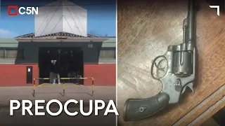 GONZÁLEZ CATÁN: Student brought a GUN to school and it went off in his backpack
