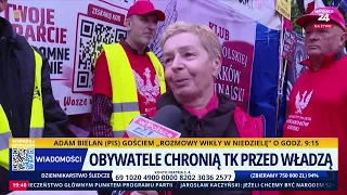 Citizens protect the Constitutional Tribunal from the government!