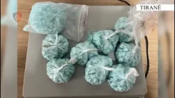 Përshtatën banesën në 'punishte' droge/ Sekuestrohen 2200 tableta me ekstazi, dy kushërinj në pranga