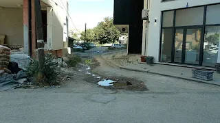 Kanalizimi i dëmtuar në rrugën “Yllka Domi”, shqetësim i kamotshëm