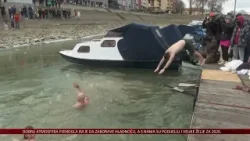 Očuvana tradicija skoka u ledenu Dravu na Silvestrovo - sudjelovalo čak petero mladih Osječana