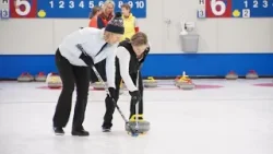Fans cheer on Minnesota curlers from St. Paul