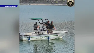 Juvenile suspects lead Jefferson County deputies on paddleboard chase