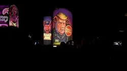 Basel karnavalında Trump'ı hedef alan hicivli fenerler