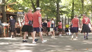 Центарот на градот е исполнет со навивачи, Скопје живее во фудбалски ритам