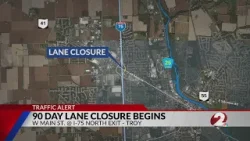 Посмотрите на перекрытие полос движения на улице W. Main Street возле съезда с I-75 в городе Трой.