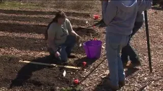 What's Right with Schools: Groton high school students support community by growing fresh food