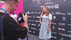 Modisches Turnier: Dirndl-Show der Tennis-Stars