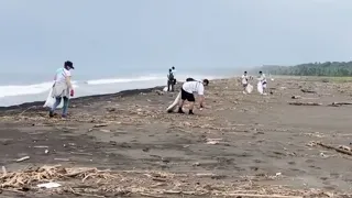 Voluntarios de Ruta 27 retiran 1,105 kilos en playa Guacalillo