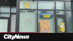 Мужчина арестован за ограбление, связанное с кражей карточек Pokemon.