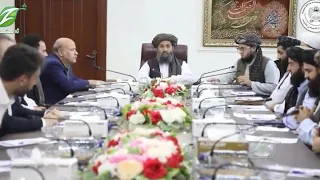 د ریاست‌الوزراء اقتصادي مرستیال ملا عبدالغني برادر له ملي سوداګر او پانګوال میرویس عزیزي سره کتلي