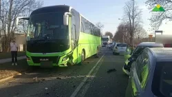 Dzierżoniów. Zderzenie trzech pojazdów i autobusu
