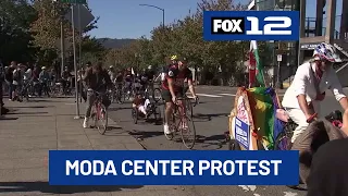Bike protest demands Dundon ‘pay his fair share’ for Portland Moda Center