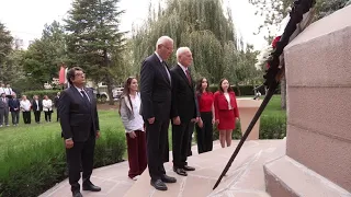 30 Ağustos Başkent Üni. Kutlanıyor. Prof. Haberal, Atatürk Anıtına Çelenk Bıraktı