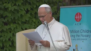Leo XIV recites the rosary with more than 700 children, together they invoke peace.