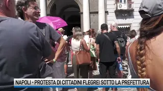 Napoli, la protesta dei cittadini flegrei sotto la Prefettura: "Pozzuoli esiste e resiste"
