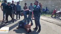 Mujer derriba a hombre que presuntamente intentó quitarle su pasola en SFM
