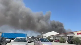 Μεγάλη φωτιά σε εργοστάσιο στην Αραδίππου