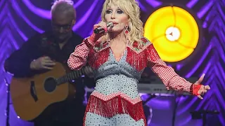 L'Amérique pleure Dolly Parton, légende de la country, morte à 80 ans