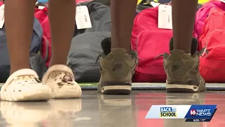 400 JPS students get new backpacks