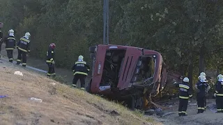 Polish bus accident leaves at least 12 dead in Hungary
