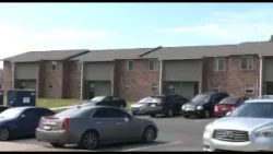 Мать предстанет перед судом после того, как полиция обнаружила останки ее дочери в квартире в шта...