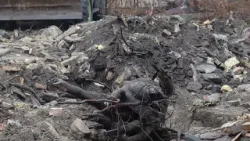 Pod gruzami pustostanu w Szczakowej odkryto ludzkie szczątki