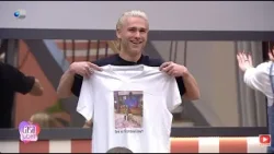 Casa Iubirii -  Emanuel, coplesit de surpriza fetelor si tricoul personalizat! Iosif a reactionat...