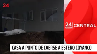 House on the verge of falling into Coyanco Creek in Quillón | 24 Horas TVN Chile