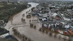 Tempesta Chandra, «Tutto distrutto»: città irlandesi ripuliscono dopo le inondazioni Tempesta Chandra, «Tutto distrutto»: città irlandesi ripuliscono dopo le inondazioni