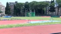 Avellino. Nuove regole e polemiche, niente cuffiette al Campo Coni Avellino. Nuove regole e polemiche, niente cuffiette al Campo Coni