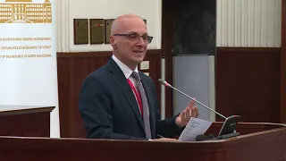 ЕУ да ја промени политиката: Наместо обиди да се „реформира“ идентитет, да се оценуваат реформите