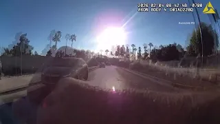 Arizona police officer goes the extra mile to help stranded driver