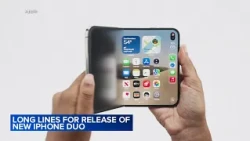 Long lines in Chicago for iPhone Duo release