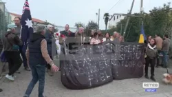 Vasto - Fiaccolata di solidarietà alla famiglia nel bosco di Palmoli