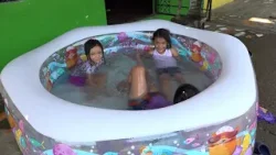 Capitalinos instalan piscinas afuera de sus hogares durante la Semana Santa