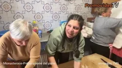 Monasterace-(RC) Preparazione del pane. Monasterace-(RC) Preparazione del pane.